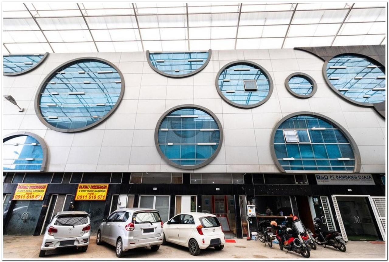 Reddoorz Plus @ Centrium Katamso Medan Exterior photo