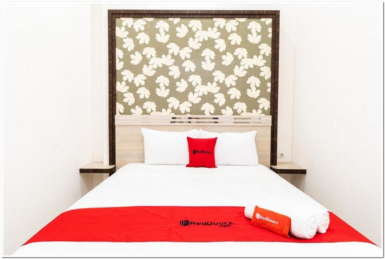 Reddoorz Plus @ Centrium Katamso Medan Exterior photo